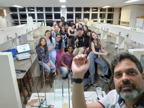 15 conhecendo o laboratório de quimica 2025.jpeg