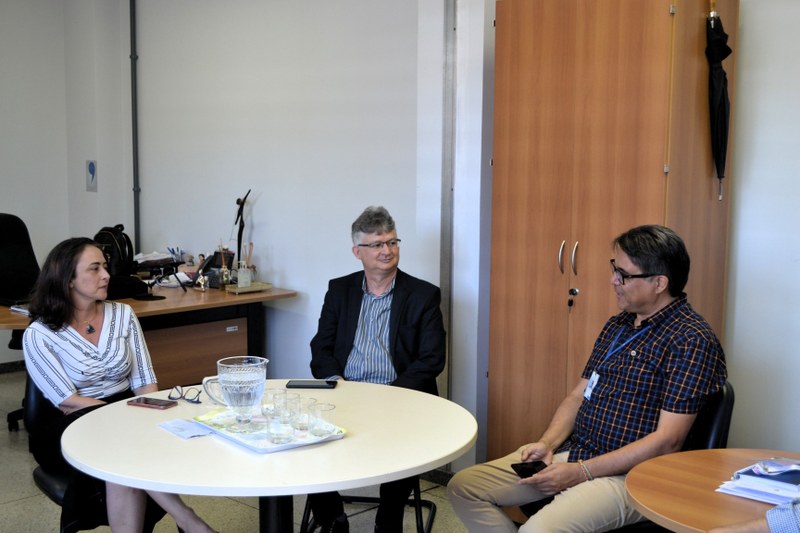 Auditor do TCU realiza visita de cortesia à UFCAT