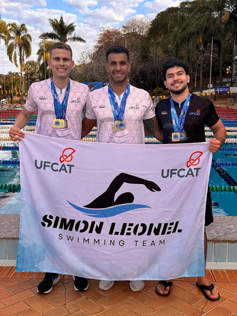 Equipe de natação representa UFCAT e conquista premiações em diferentes competições