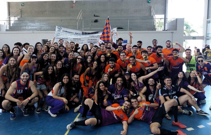 Estudantes de Medicina participam de competição esportiva em Goiânia