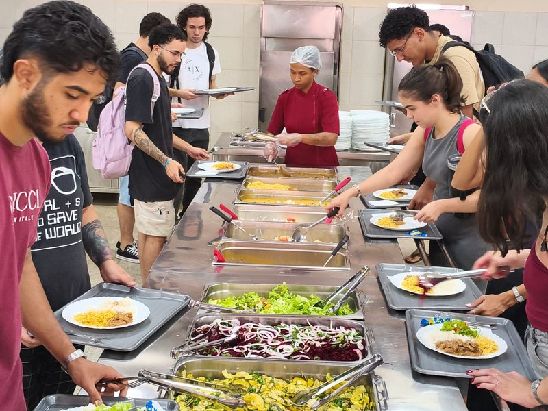 Restaurante Universitário é reaberto em tempo recorde, após empresa anterior desistir do contrato
