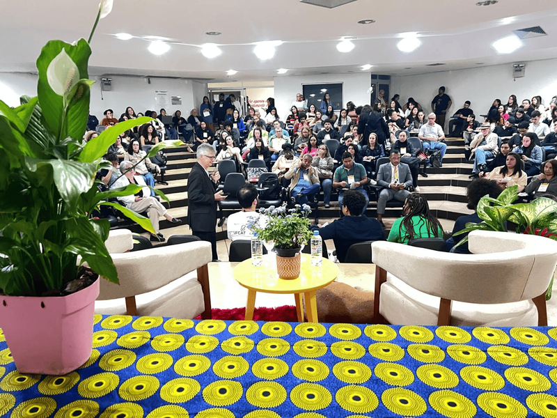 Simpósio discute questões raciais na UFCAT