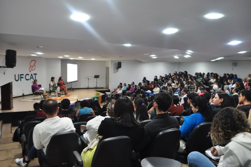 UFCAT e Grupo Dialogus promovem Seminário Internacional sobre gênero e saúde mental com participação de pesquisadora uruguaia