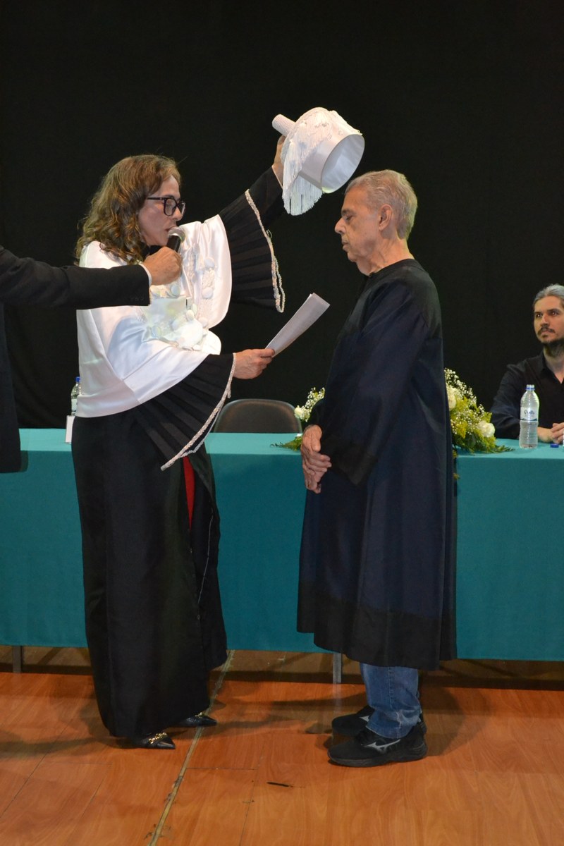 UFCAT outorga título de Doutor Honoris Causa ao professor Eci Vieira Vaz em noite de emoção e reconhecimento