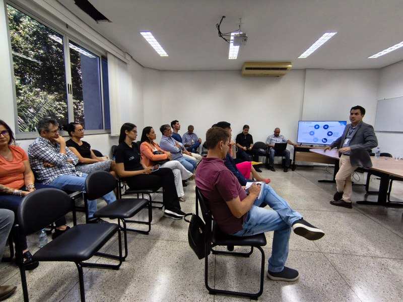 UFCAT recebe visita de representantes da CGU, que conhecem a instituição e apresentam o papel dos órgãos de controle